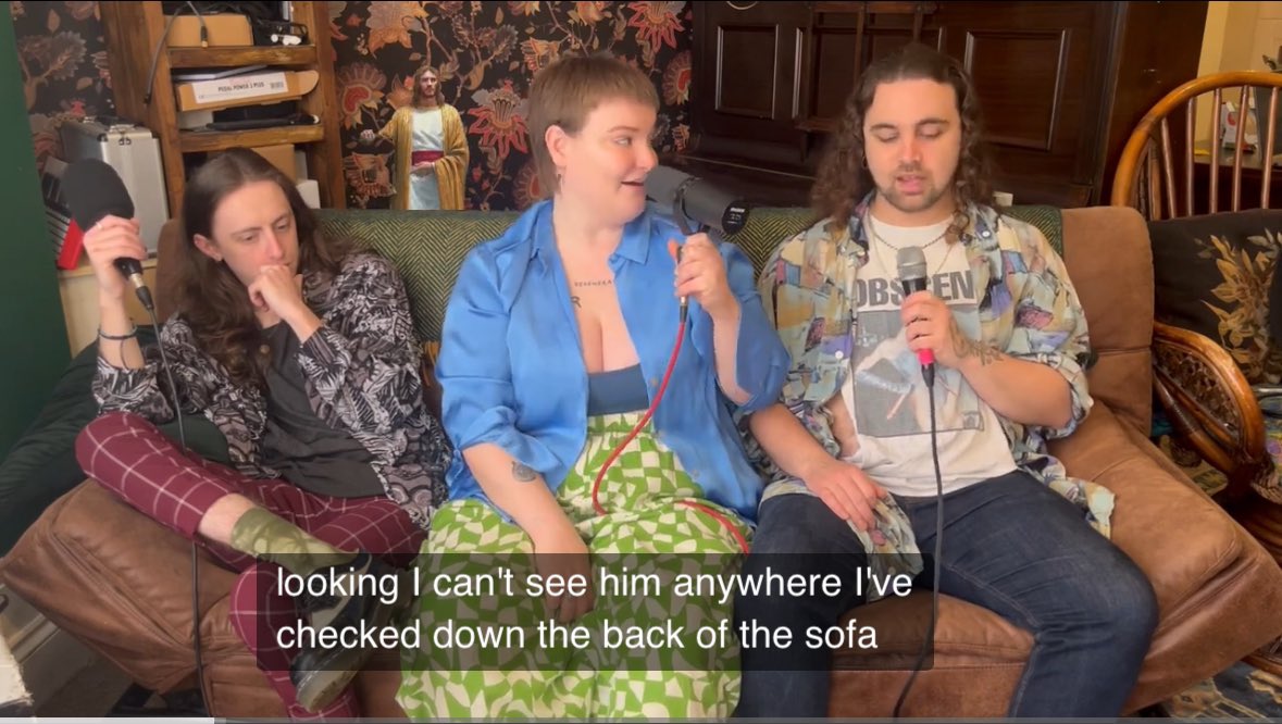 _beetle_sauce_'s tweet photo. Why @gensdegenerates should be ur new fave band: https://t.co/xpURDCuU06