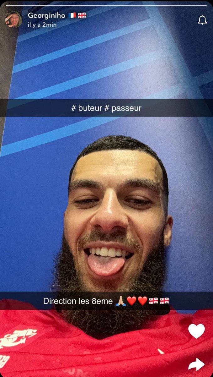 « Buteur, passeur. Direction les 8èmes 🙏🏽❤️🇬🇪 »

La Story Snapchat de Georges Mikautadze. T’es le roi que tu penses être, Georges. 👑