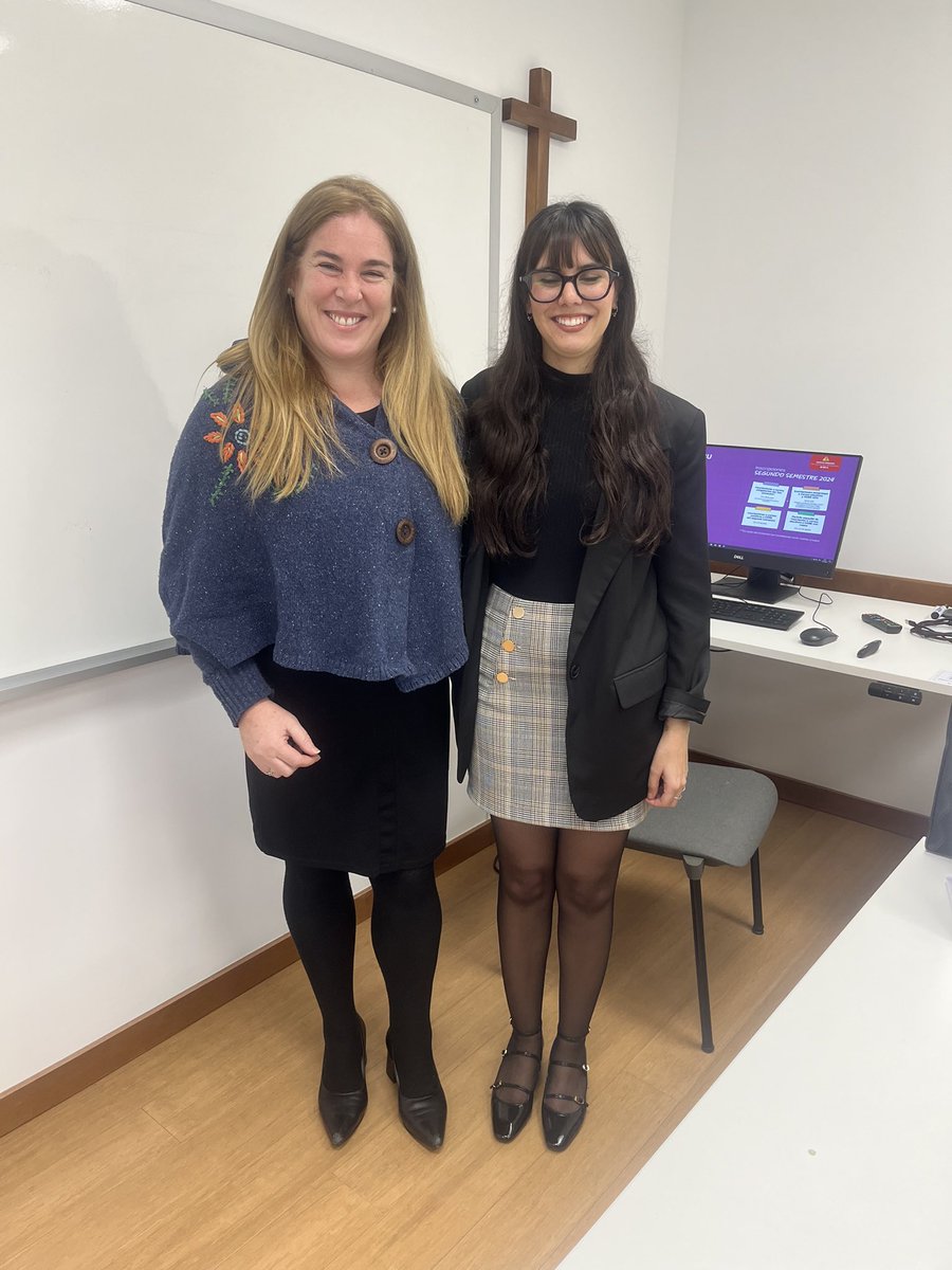 EducacionUcu's tweet image. ¿Cómo #docentes gestionan la #interacción de #estudiantes en #aulas #remotas de @Ceibal_Uy en #inglés? Rita Sabella es #Magíster en #Liderazgo y #GestiónEducativa @UCUoficial con esta investigación tutoreada por @PatriCarabelli y con @CamiGottlieb y @TriasDaniel en el tribunal 🎉