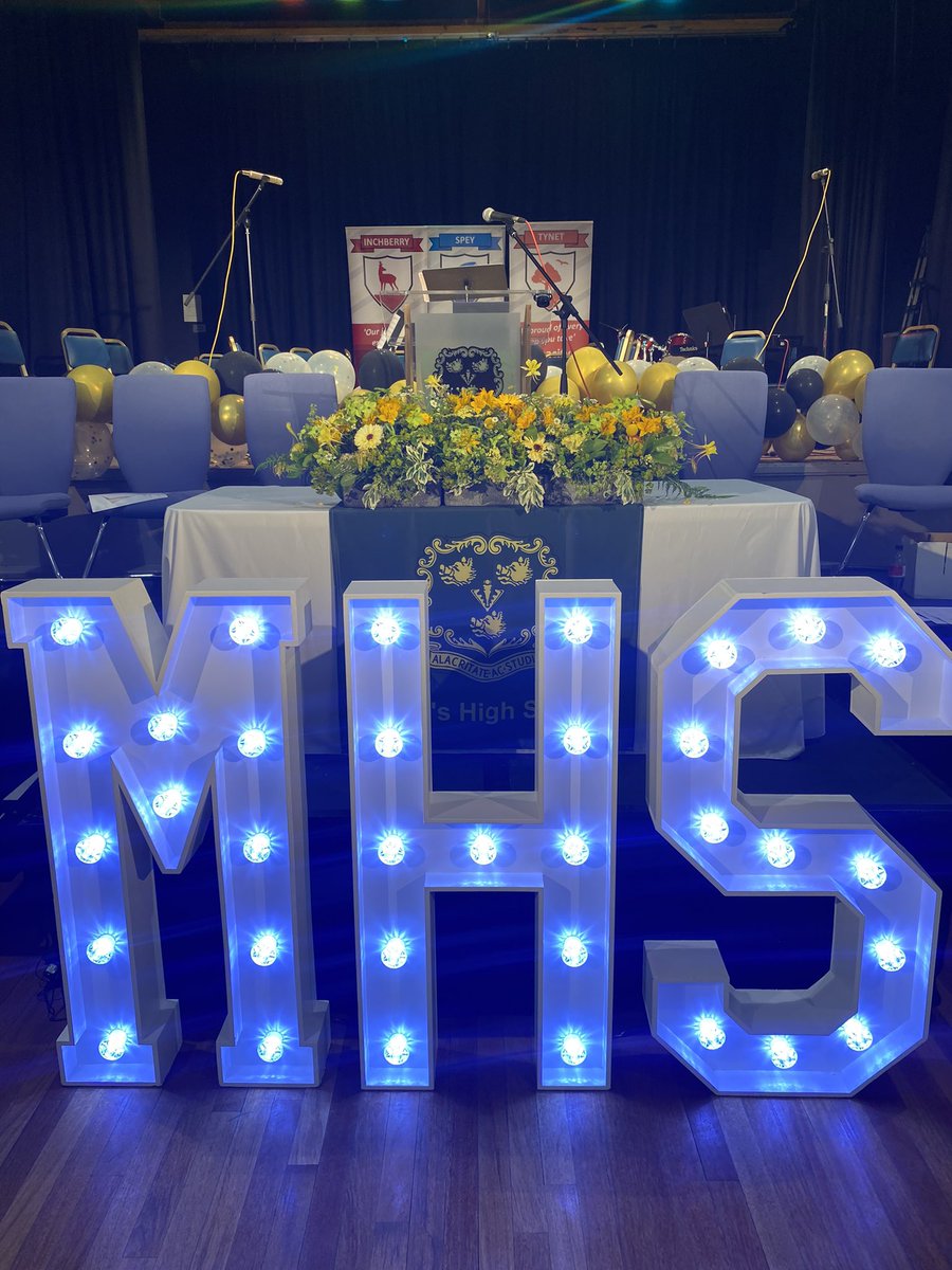burchell_susie's tweet photo. Thank you to an amazing team of staff, pupils, parents and community for another year doing great things together #milnesmakesadifference #blessed 💛💚 Awards 2024 🌟⭐️ https://t.co/Olf3LmwkJm