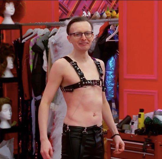 Los gays: no van a soportar mi look del pride
El look en cuestión:
