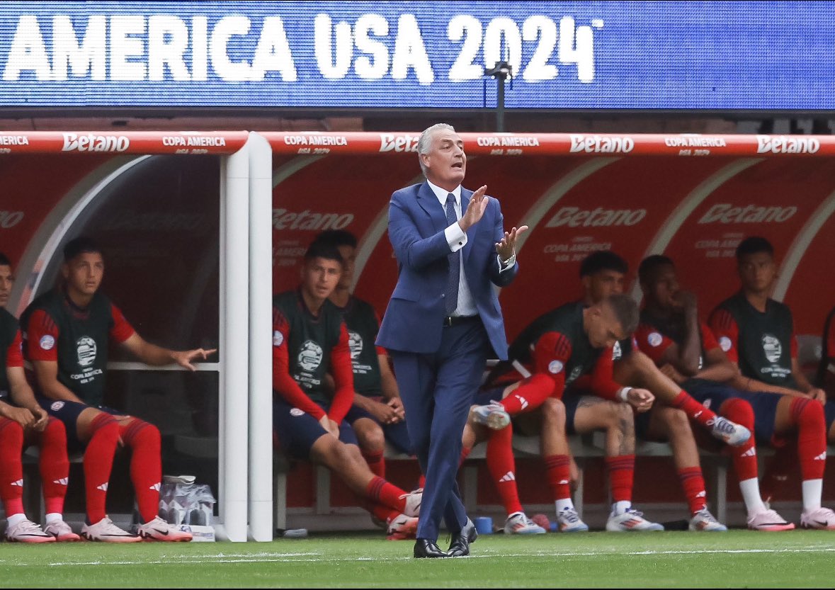Hay que tener aserrín en la cabeza para decir q prefieres perder 3-1 contra Uruguay  q empatar 0-0 con Brazil en una  Copa América. 

Generando guerras entre países hermanos ….. que mal está nuestro periodismo deportivo.

NOS AVERGÜENZAN, respétense uds mismos …..