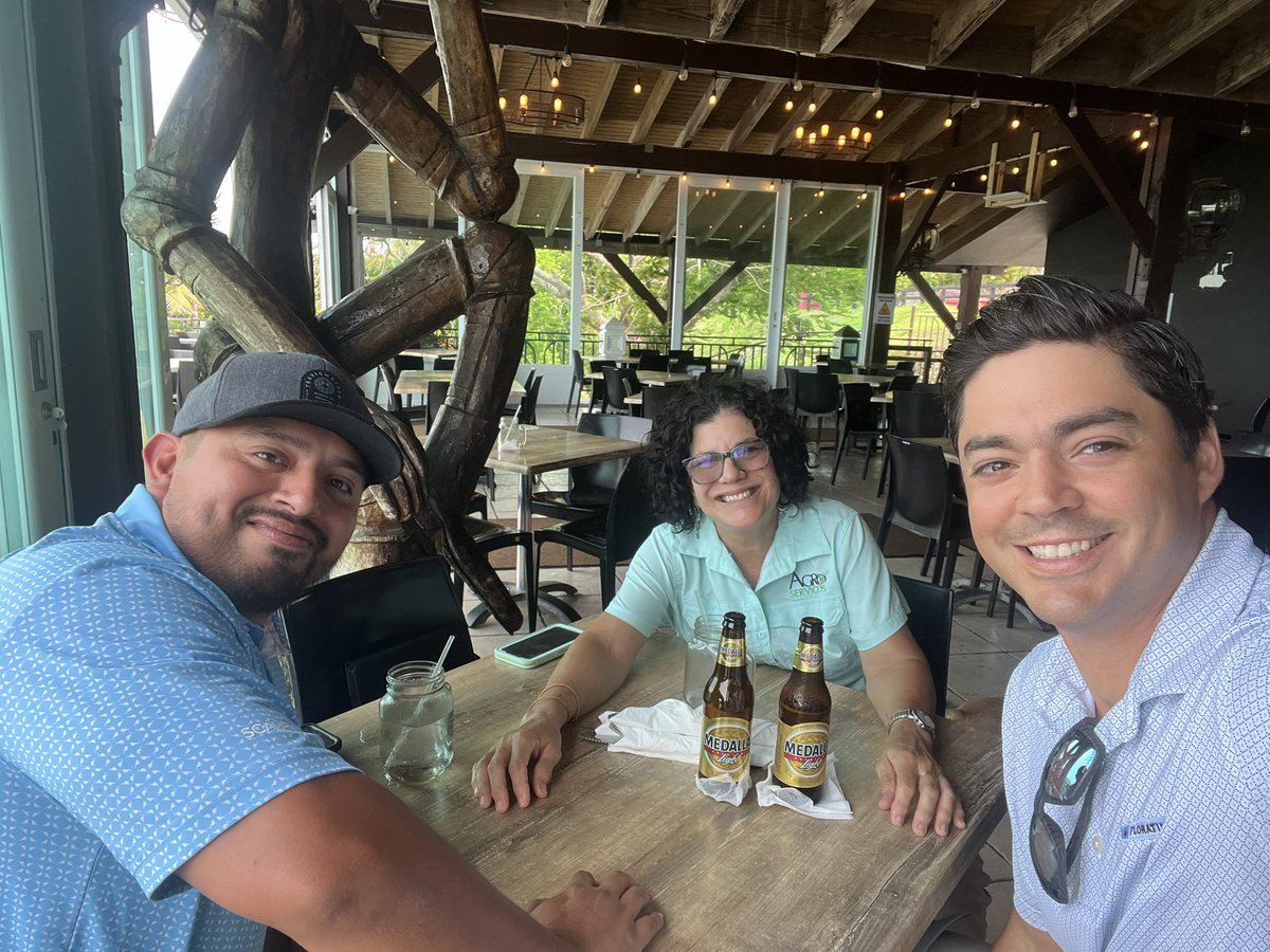 OscarETenorio's tweet image. Can’t go to “La Isla del Encanto” 🇵🇷 and not have lunch at Richie’s with a Medalla Light and great company! 

*added benefit of a great view of these fairways #IronMaid and #Propel

@TrigonTurf 
@FloratineFoliar 
@TurfMamba 
@NinjaTines