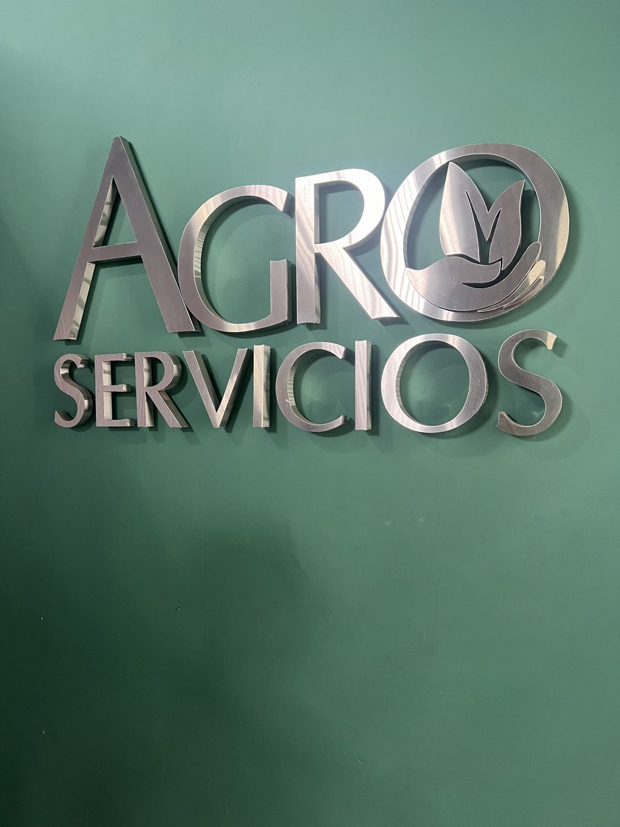 OscarETenorio's tweet image. Can’t go to “La Isla del Encanto” 🇵🇷 and not have lunch at Richie’s with a Medalla Light and great company! 

*added benefit of a great view of these fairways #IronMaid and #Propel

@TrigonTurf 
@FloratineFoliar 
@TurfMamba 
@NinjaTines