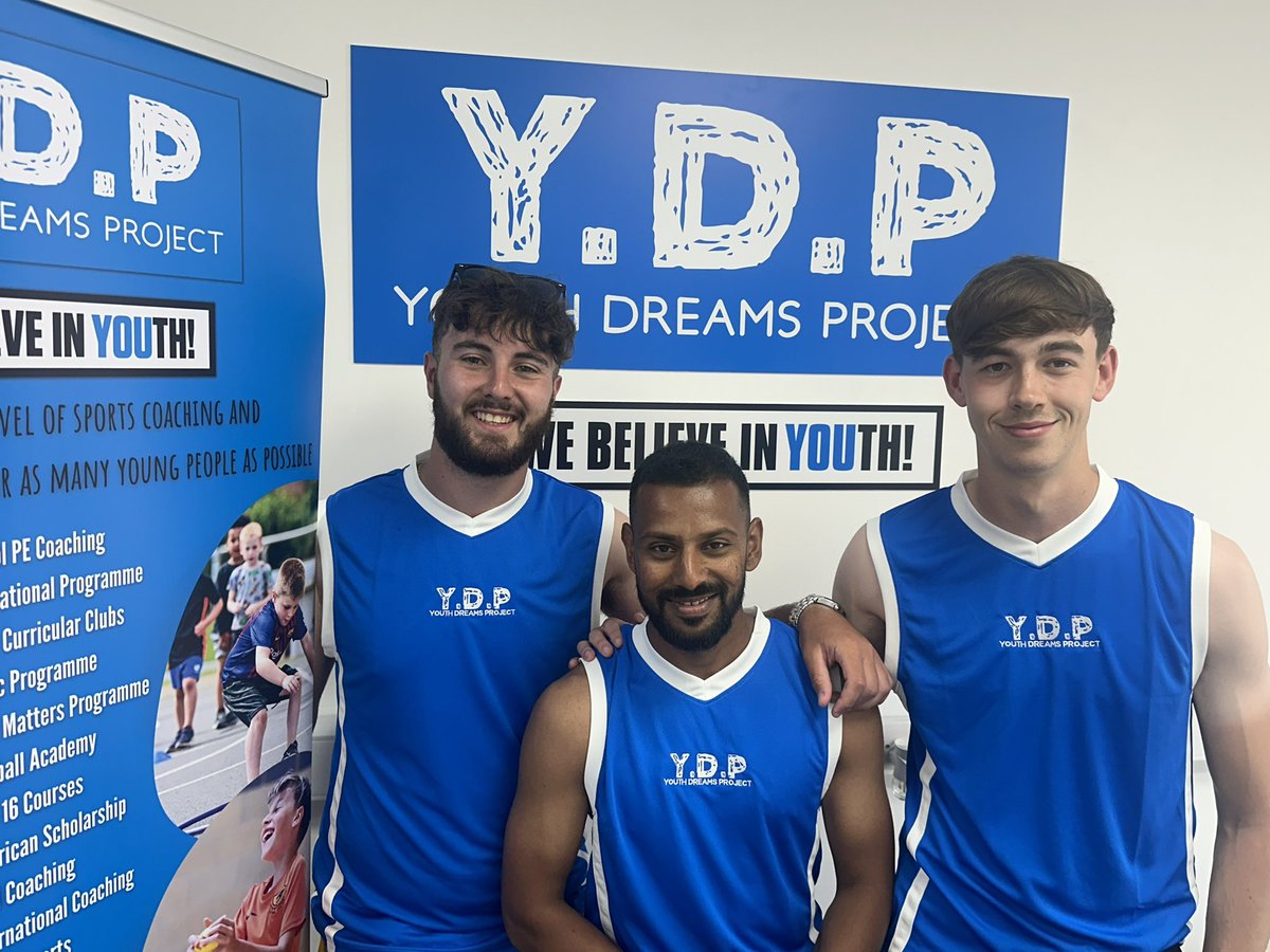 YDPltd's tweet image. Our 3 YDP models 😀
New sleeveless tops just in time for the summer ☀️ 

#YDP #Summer #Vests