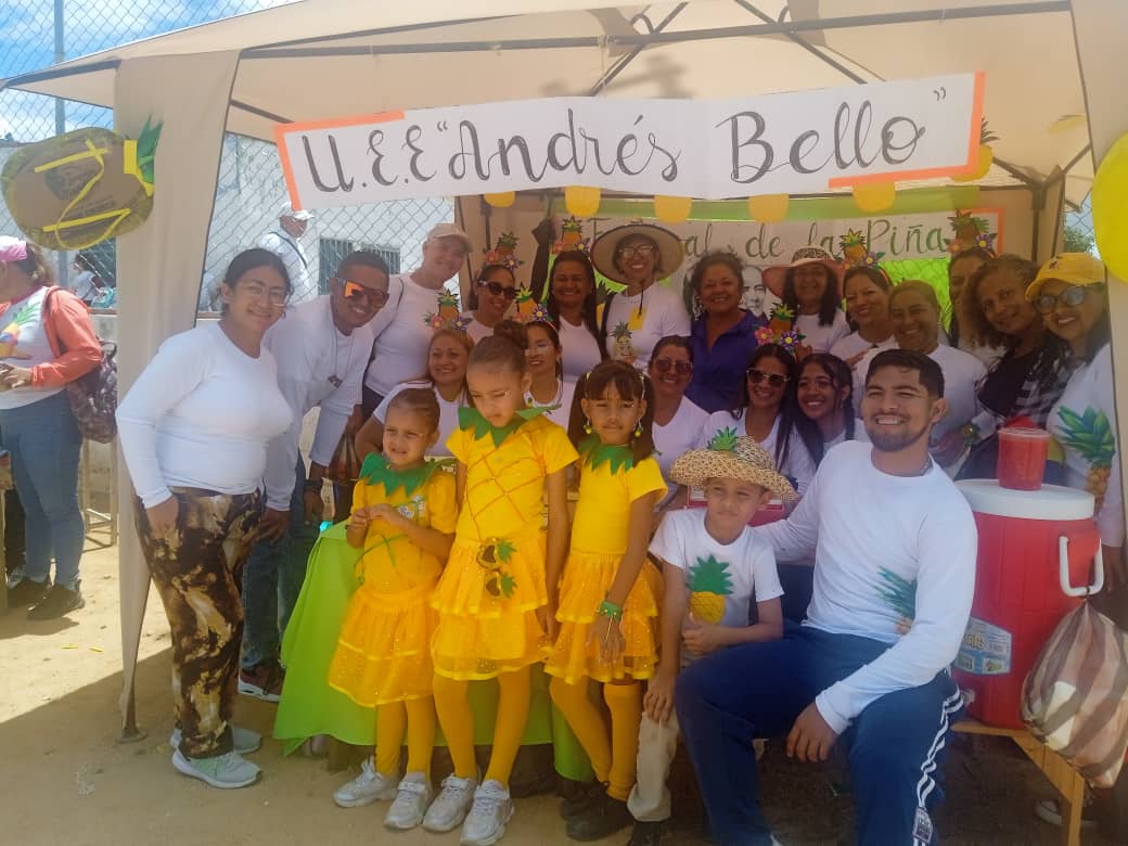 CDCEM IRIBARREN (@cdceiribarren) on Twitter photo Nos venimos a la parroquia Tamaca del Municipio Iribarren a celebrar junto a nuestros niños y niñas de las diferentes instituciones educativas el gran "FESTIVAL DE LA PIÑA" para vivir una experiencia única!
<a href="/NicolasMaduro/">Nicolás Maduro</a>
@MPPEDUCACION
<a href="/_LaAvanzadora/">Yelitze Santaella</a>
<a href="/Educacionlara/">Educación Lara</a>
<a href="/cdcelara/">Centro de Desarrollo de la Calidad Educativa Lara</a> Nos venimos a la parroquia Tamaca del Municipio Iribarren a celebrar junto a nuestros niños y niñas de las diferentes instituciones educativas el gran "FESTIVAL DE LA PIÑA" para vivir una experiencia única!
<a href="/NicolasMaduro/">Nicolás Maduro</a>
@MPPEDUCACION
<a href="/_LaAvanzadora/">Yelitze Santaella</a>
<a href="/Educacionlara/">Educación Lara</a>
<a href="/cdcelara/">Centro de Desarrollo de la Calidad Educativa Lara</a>