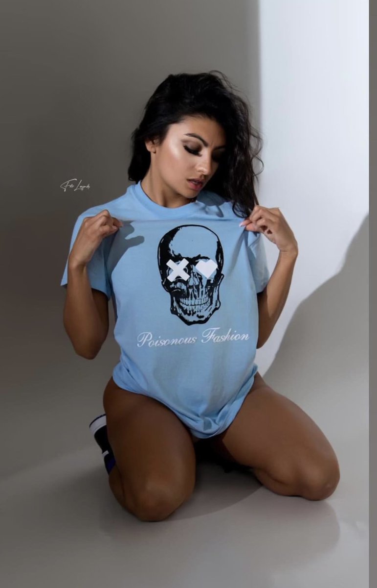 Poisonous2020's tweet photo. Poisonous Fashion #skulltee #urbanfashion #urbanlook #fashion https://t.co/XUO1ciBiAy