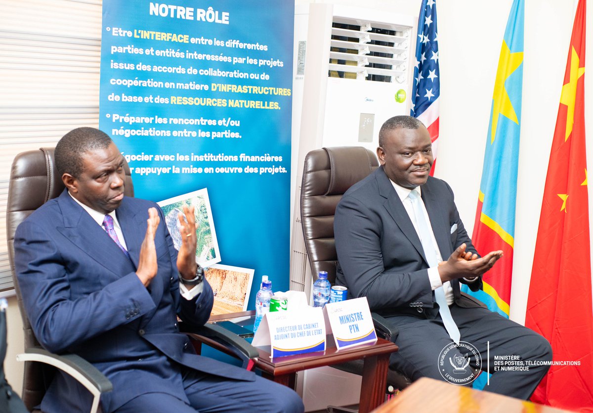 Minptnrdc's tweet photo. Le Min A. Kibassa a présidé ce mercredi 26 juin, la cérémonie de la signature du protocole d'accord entre l’APCSC et la Société Congolaise de #Fibre Optique pour la mise en place des fourreaux et de fibre optique sur les tracés des routes dans le cadre du contrat sino-congolais https://t.co/R90NSqNviy