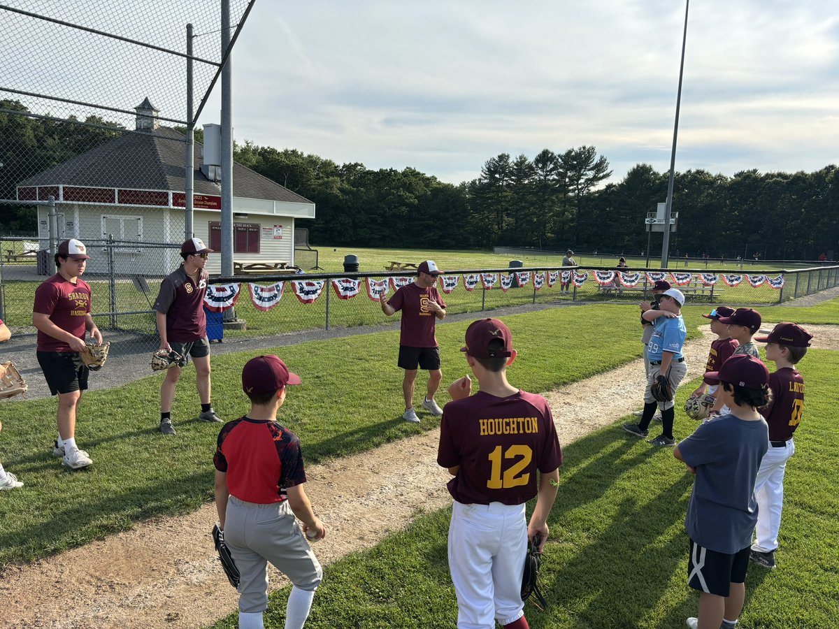 Sharon_SYBSA's tweet photo. Thank you, Coach Yaffe and all the @sharon_baseball players, for this special and memorable practice. Your support means the world to us and highlights the importance of the SHS program in fostering community and developing young talent through @SYBSA_MA ⚾️🦅 https://t.co/sWHycSbPD7