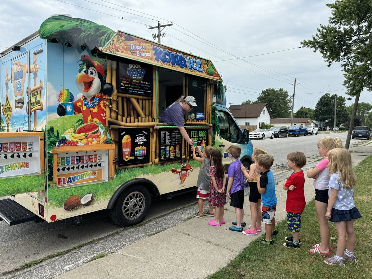 Annunciation tweet media