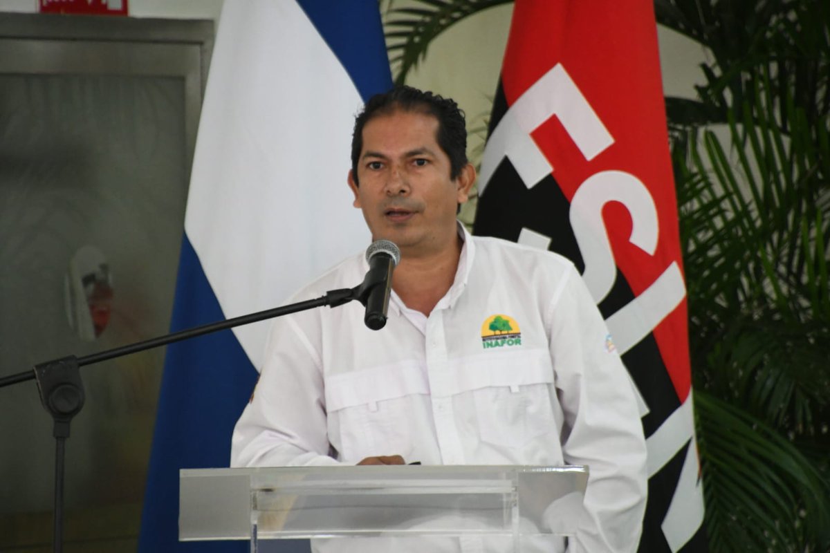 MarenaNicaragua's tweet photo. La presentación de los avances en la restauración forestal y la protección de nuestros bosques, fue presentada por el Cro. Roberto Domínguez, Director de Fomento, Protección y Desarrollo Forestal del #INAFOR.
#PatrimoniosNaturales
#AmorAlaMadreTierra
#Nicaragua https://t.co/jHhjtc3y1P