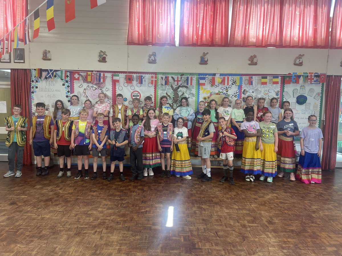 MrC_Year5's tweet photo. We have had a fantastic day for Joint Curriculum Day with Aspull Church and St David’s @OURLADYSASPULL https://t.co/qsdukDmefg