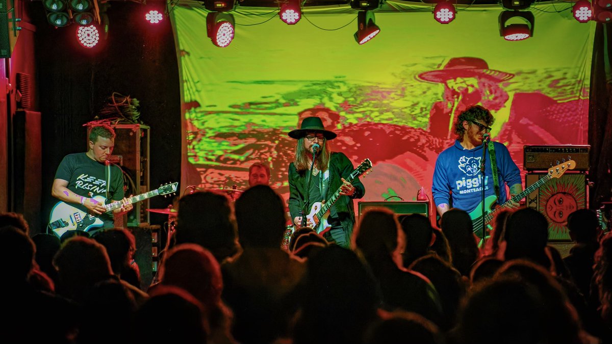 O2theband's tweet photo. Our last gig at @pyramidschemegr was an absolute hit. Let’s do it bigger and better this Friday! 🔥

Performances in store from Ficus, Carbon Decoy, and Moth Week. Lighting by PIXL8. Presented by @KickstandMI.

📸 Joe Hirschmugl https://t.co/gl9AG2J19e