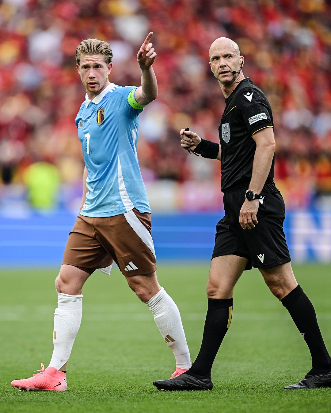 OneFootball on X: "Kevin De Bruyne was being repeatedly targeted by a laser from the stands vs Ukraine at EURO 2024 🫣🔦 https://t.co/NTU6oHHJ0w" / X