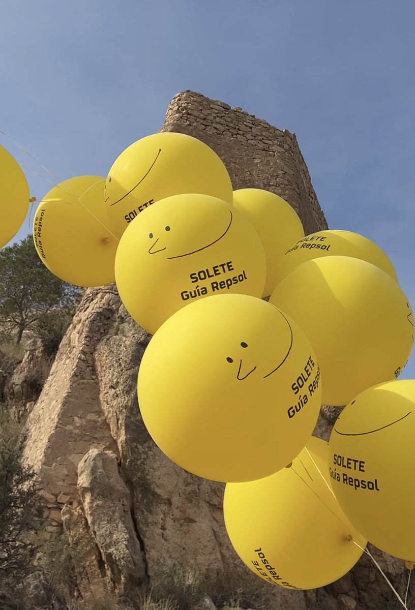 ¡Ya estamos por aquí! El Castillo de Lorca - Fortaleza del Sol nos recibe con todo listo para la entrega de platillos a los nuevos Soletes 🌞🌞 #GuíaRepsol #SoletesLorca2024