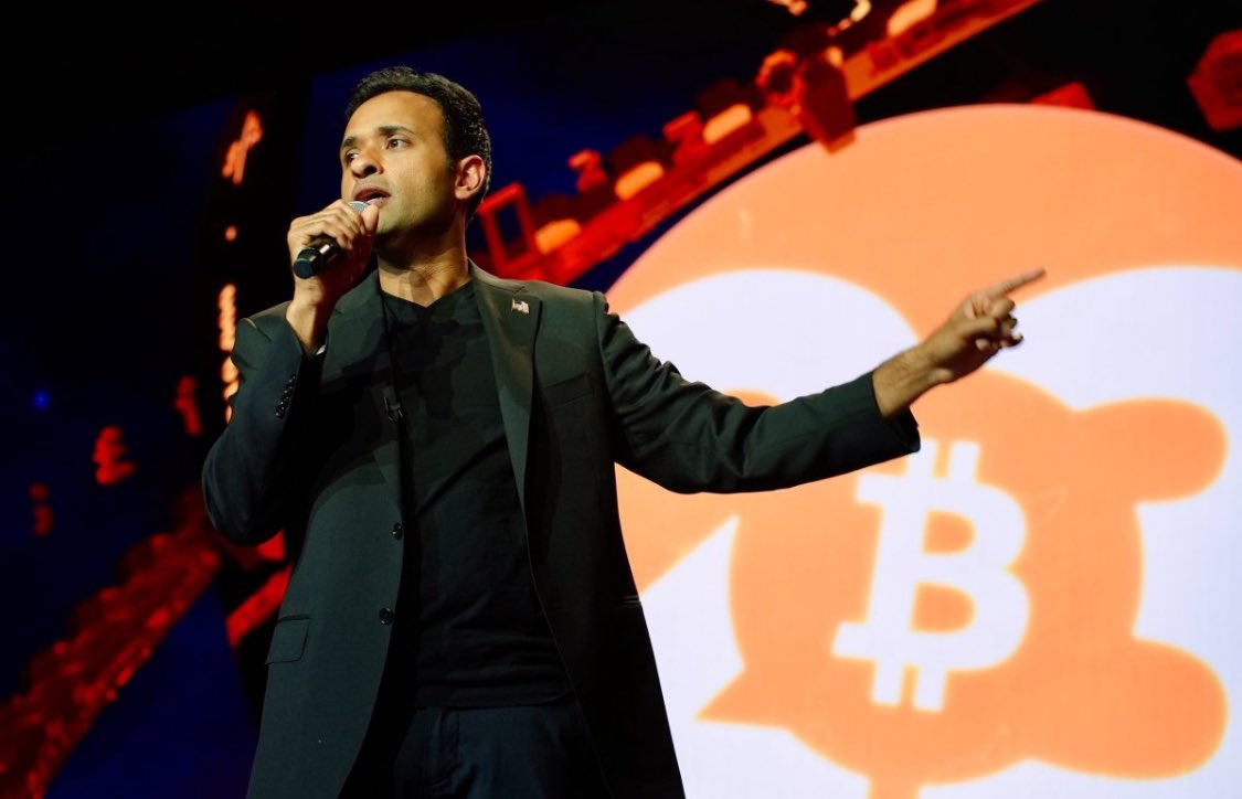 BitcoinMagazine's tweet photo. NEW: Vivek Ramaswamy is rumored to be Donald Trump's choice to be his Vice President if elected 🇺🇸

Vivek is pro-#Bitcoin and accepted #BTC Lightning donations during his presidential campaign 👀 https://t.co/lqZBEDfZXT