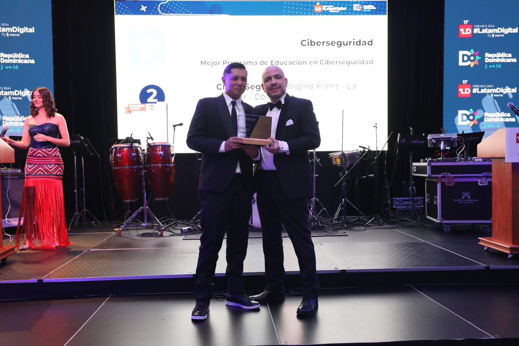 cloudseguro's tweet photo. Gracias a las personas que votaron en los premios #latamdigital @Interlat @_LatamDigital
El reconocimiento en la categoría ciberseguridad obtenido por la serie web #lahacker es un gran paso para todo lo que viene. https://t.co/1auEfFY7rw