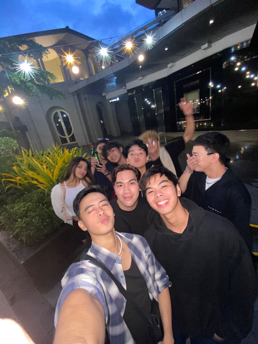 antonioxanlas14's tweet photo. Met new friends last sunday SB na nauwi sa Disti haha https://t.co/N71vOoUqS4