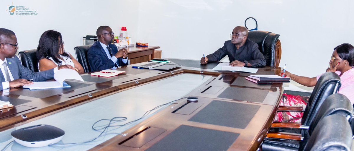 JspeGabon's tweet photo. J-8 📅 Ce 24/06/24, audience avec M. Bikalou, vice-président de la FEG et PDG de Petro Gabon, pour lui présenter le projet des Journées Scientifiques et Professionnelles sur l'Entrepreneuriat. https://t.co/GyeGzwu512
