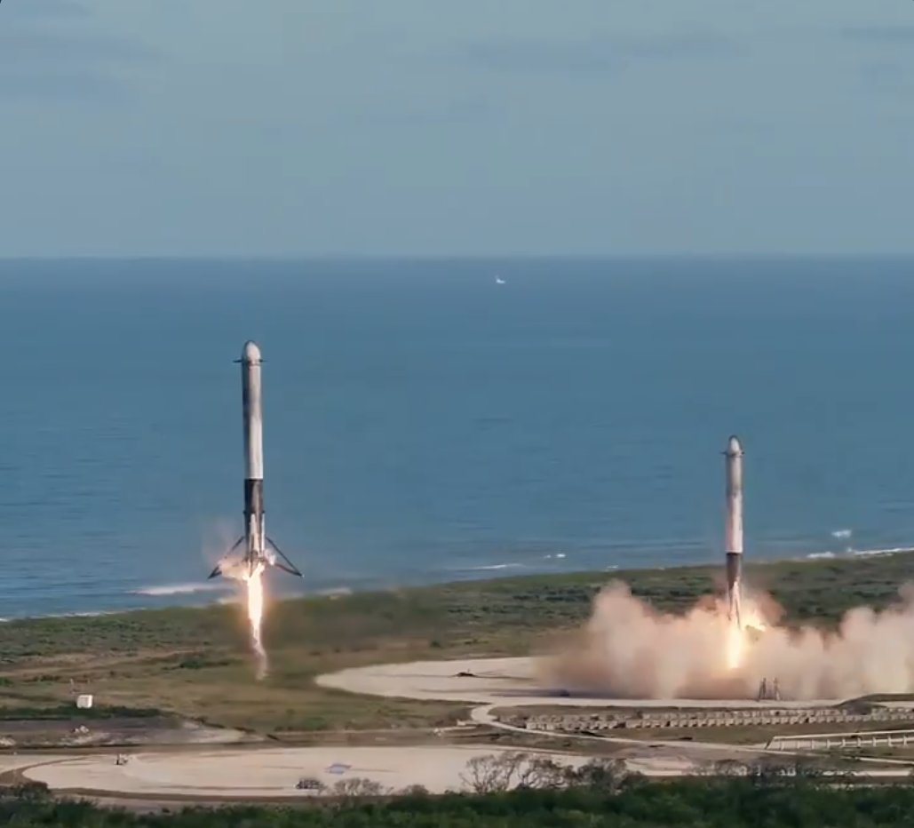 omkarxinfin's tweet image. Imagine the possibilities of combining #XDCNetwork enterprise #blockchain with @elonmusk vision for interplanetary commerce!

With #CodeRunAI : coderun.ai, developers can seamlessly build smart contracts for space economies, from Mars to Earth. 

#Blockchain…