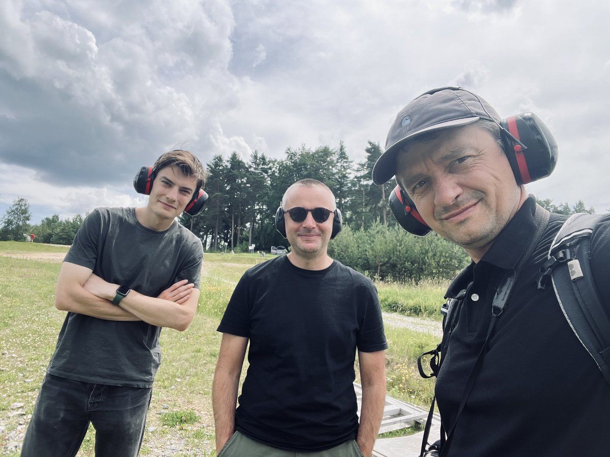 Dneska v práci s @okundra \u0026 @FTrojan. Brzy na @RESPEKT_CZ., image size:1200x900