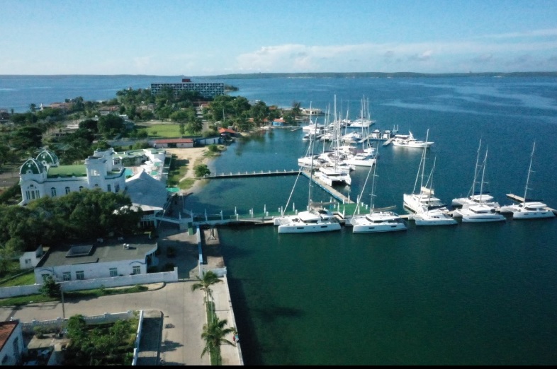 CCTcfgos's tweet photo. La Náutica Marlin Cienfuegos es una de las trece marinas existentes en Cuba, que a diferencia de las otras, está situada en una de las mejores bahías nacionales, no sólo por sus dimensiones de 88 Km2 , sino también por el calado y la serenidad de sus aguas. 
#formatur #Cienfuegos https://t.co/loNFsntlXj