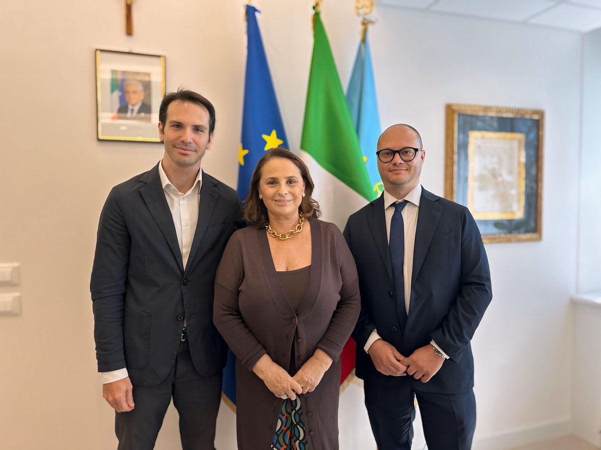 MassaroPiet's tweet photo. Oggi, alla presenza del Segretario Romano Luisa Regimenti, con grande piacere abbiamo raccolto la disponibilità di Wladymiro Wysocki, esperto di #sicurezzasullavoro, a collaborare nell’ambito della Segreteria romana di #ForzaItalia. 
Auguri di buon lavoro caro Wladymiro! https://t.co/YoXNLqfcCg