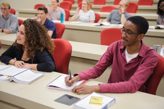 shelbyinst's tweet photo. Considering the Shelby Scholars program but unsure of what to expect? Scholars must register for 3-credit-hour courses each fall and spring semester. This fall's course will feature lecturers from diverse backgrounds and the spring course will be taught by Dean Mark Brandon! https://t.co/EFHA8XbHyq
