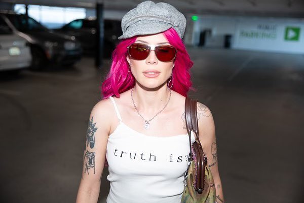 halsey tweet media