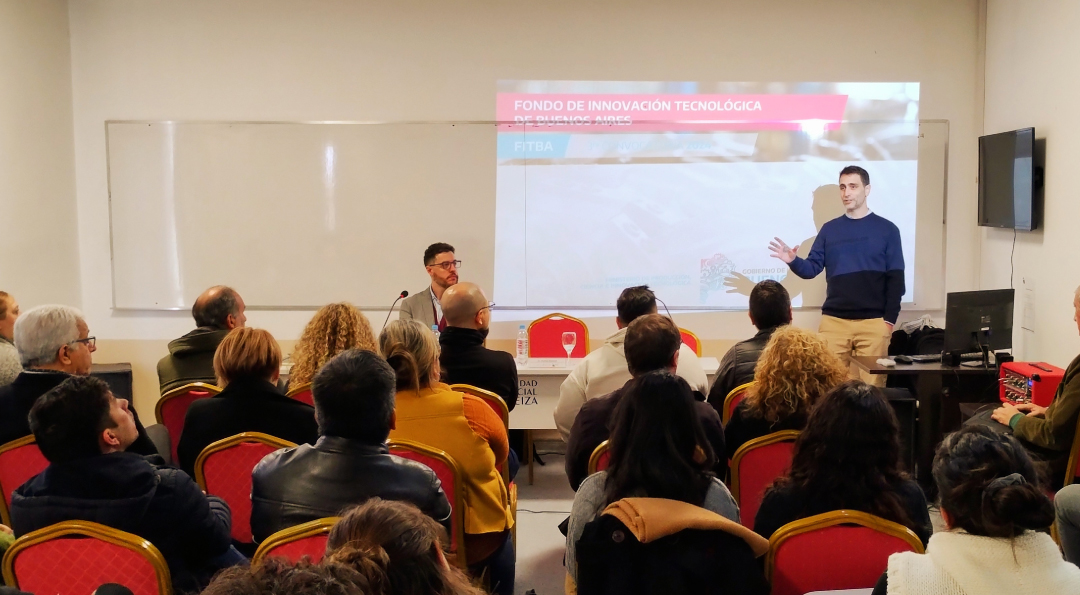 UPE_Ezeiza's tweet photo. Hoy se presentó en la UPE la 3° Convocatoria #FITBA 2024, encuentro encabezado por Matías Mancini y Nahuel Ares Rossi para dar a conocer esta iniciativa de financiamiento de proyectos de transferencia y vinculación tecnológica:

https://t.co/ZUB3pyrBVN

#UPE2024 #Universidad https://t.co/8RTfyhW9bf