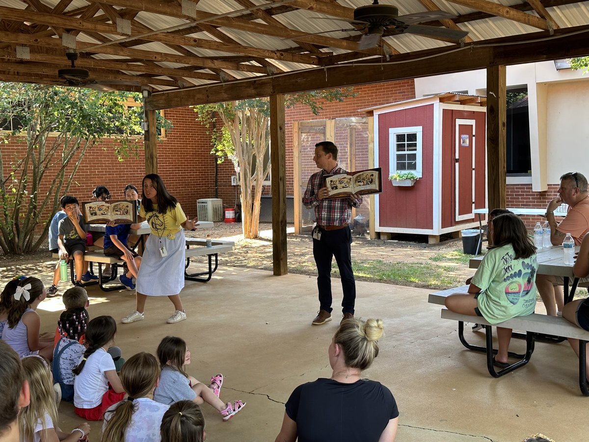 Popsicles, books, and playing on the playground! Nothing better on a summer morning! We were happy to see so many of our sweet Mustangs today! 💙📖🐓✨🛝