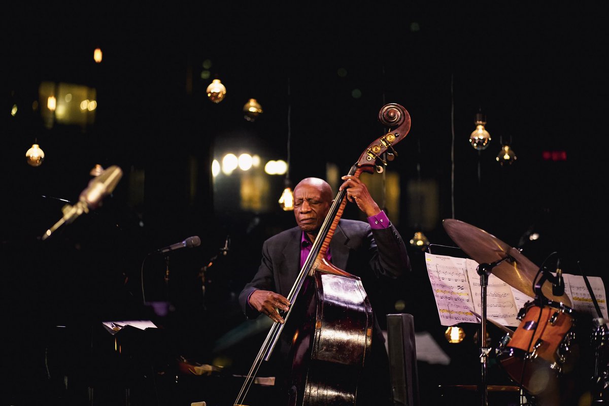 Today we celebrate Reggie’s 87th trip around the sun! Send him your love in the comments and we’ll be sure to relay your messages. Stay tuned for some exciting news to come! 

Happy Birthday, Reggie Workman! 

#reggieworkman 

📸: <a href="/sadgirlmosh/">sarah clare</a>