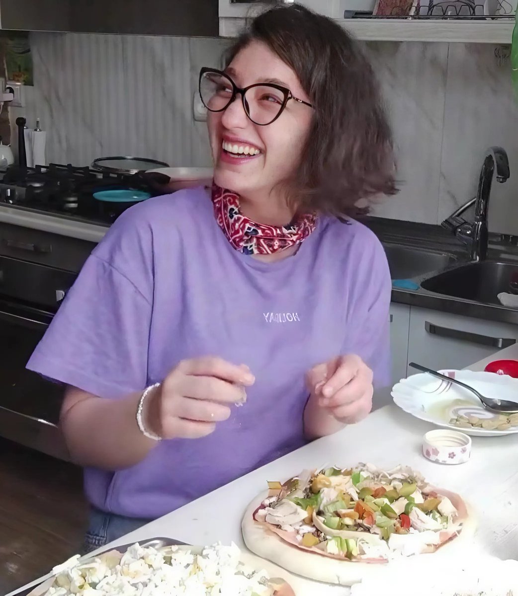 XLOG4RX's tweet image. این دختر ۵ روز دیگه ۱۸ ساله میشد اگر نمیکشتنش... #سارینا_اسماعیل_زاده