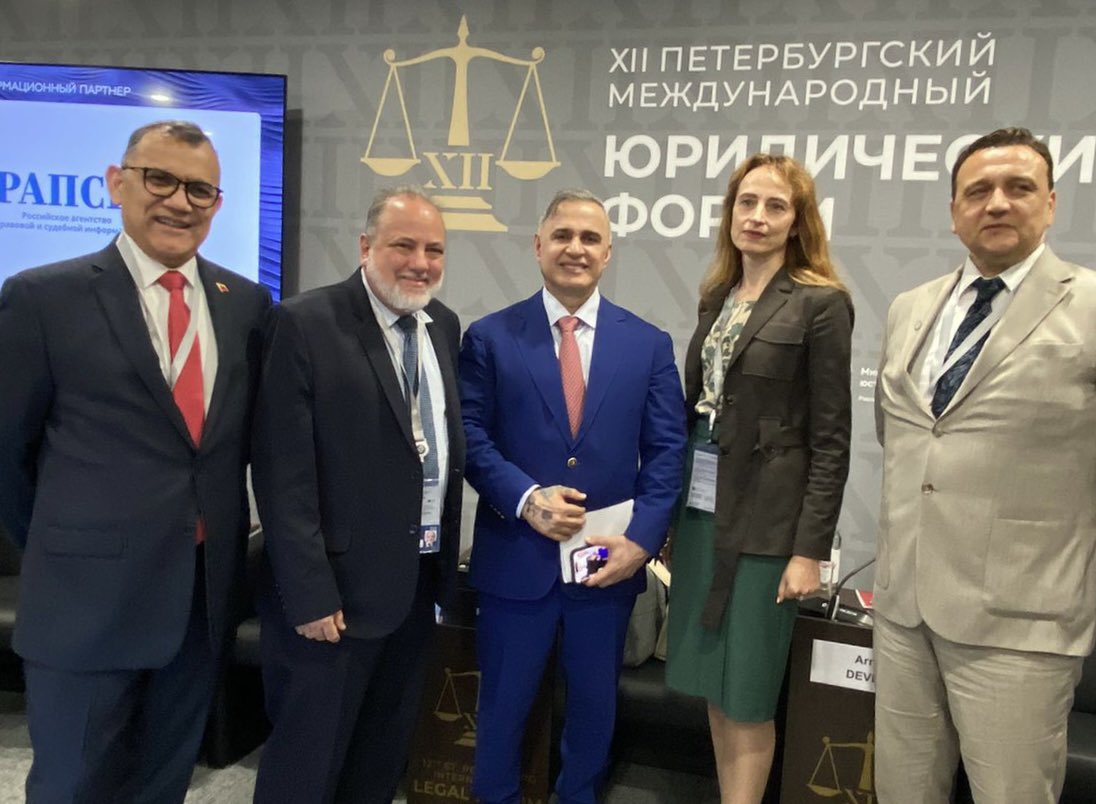 TarekWiliamSaab's tweet image. #VEA aquí #video de la Participación como invitado de honor del Fiscal General de Venezuela Tarek William Saab en el Foro Legal Internacional de San Petersburgo

*Tarek William Saab participó  hoy en el 12 Foro Legal de San Petersburgo como invitado de honor por la Federación