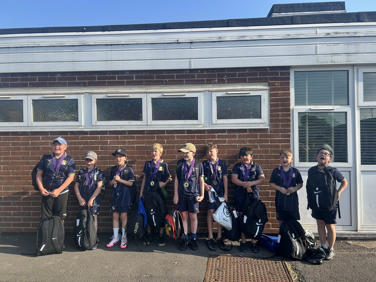 STFCfoundation's tweet photo. Our #PLKicks team had a great time today at the #PLDisabilityFestival 

To top off the day the group received a goodie bag and a medal for their efforts at the festival! ⚽️🏅

Well done to all that took part 🔴⚪️

#WherePeopleMatter #ProudToBeSwindon https://t.co/kKuc1NkH9K
