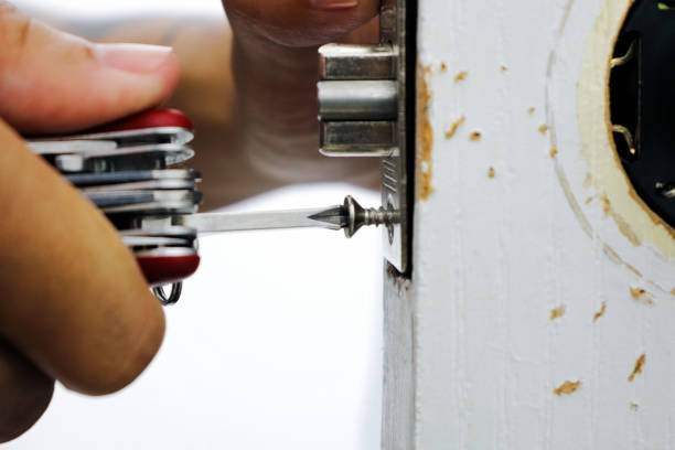 acelockandkeys's tweet image. Did you know that the first locks were made over 4,000 years ago in ancient Egypt? Locksmithing has a long and rich history. #LocksmithFacts