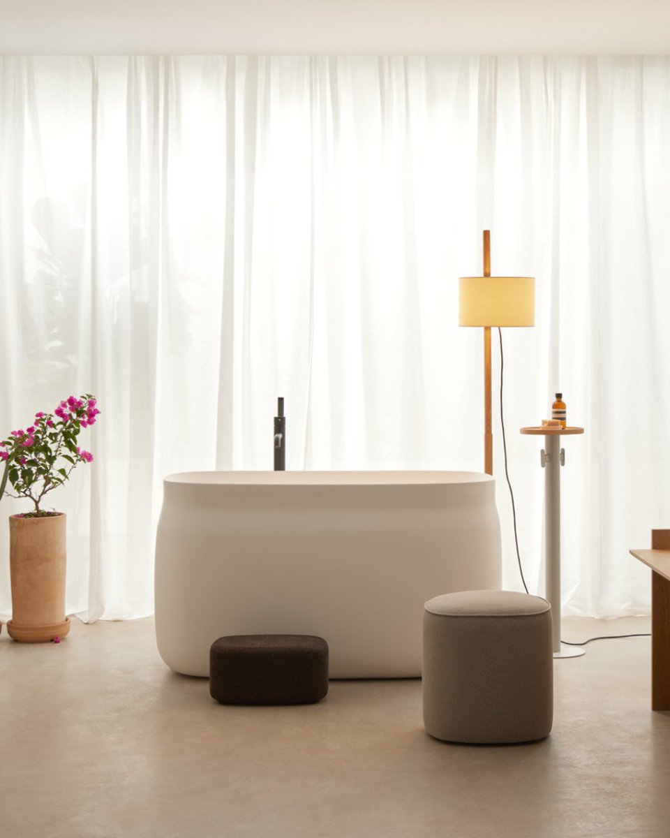 Inspiración del ritual japonés del baño. 

Bañera Ofuro de la colección 𝘿𝙪𝙣𝙖 es más compacta y más alta, lo que permite bañarse sentado #jorgeherrerastudio

Photo: <a href="/SeguraLpez/">ángelsegurafoto</a> 

sanycces.es/coleccion/duna/

#Sanycces #Bañominimalista #Bathroomdesign #Modernbathroom