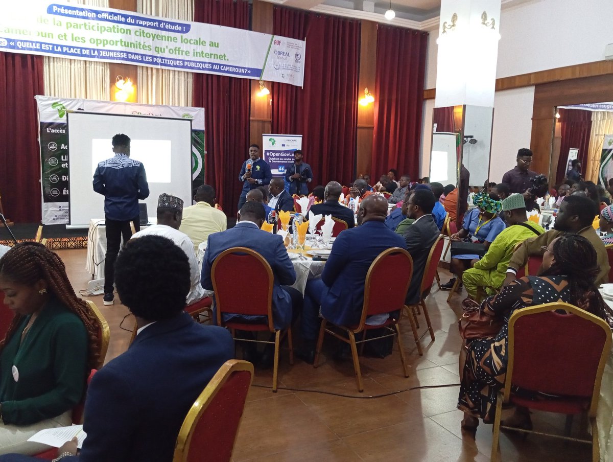 KamdemKlove's tweet photo. Présente ce jour à Yahoot Hôtel. @borisfokouabang nous présente l'étude menée par @AdisiCameroun. Au cours de cette allocution, nous avons apprécié les objectifs et les resultats attendus lors de l'implémentation de ce projet.
#princnac #OpenGovLoc #civictec @auf_org https://t.co/FcKRiDT4NN
