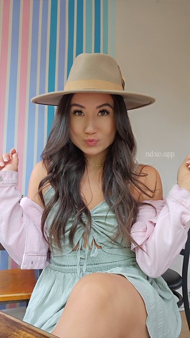 Tell me you like my hat 😊 https://t.co/ypxnFpoXMr<a href="/tag/selfie"class="tags"><span>#selfie</span></a>