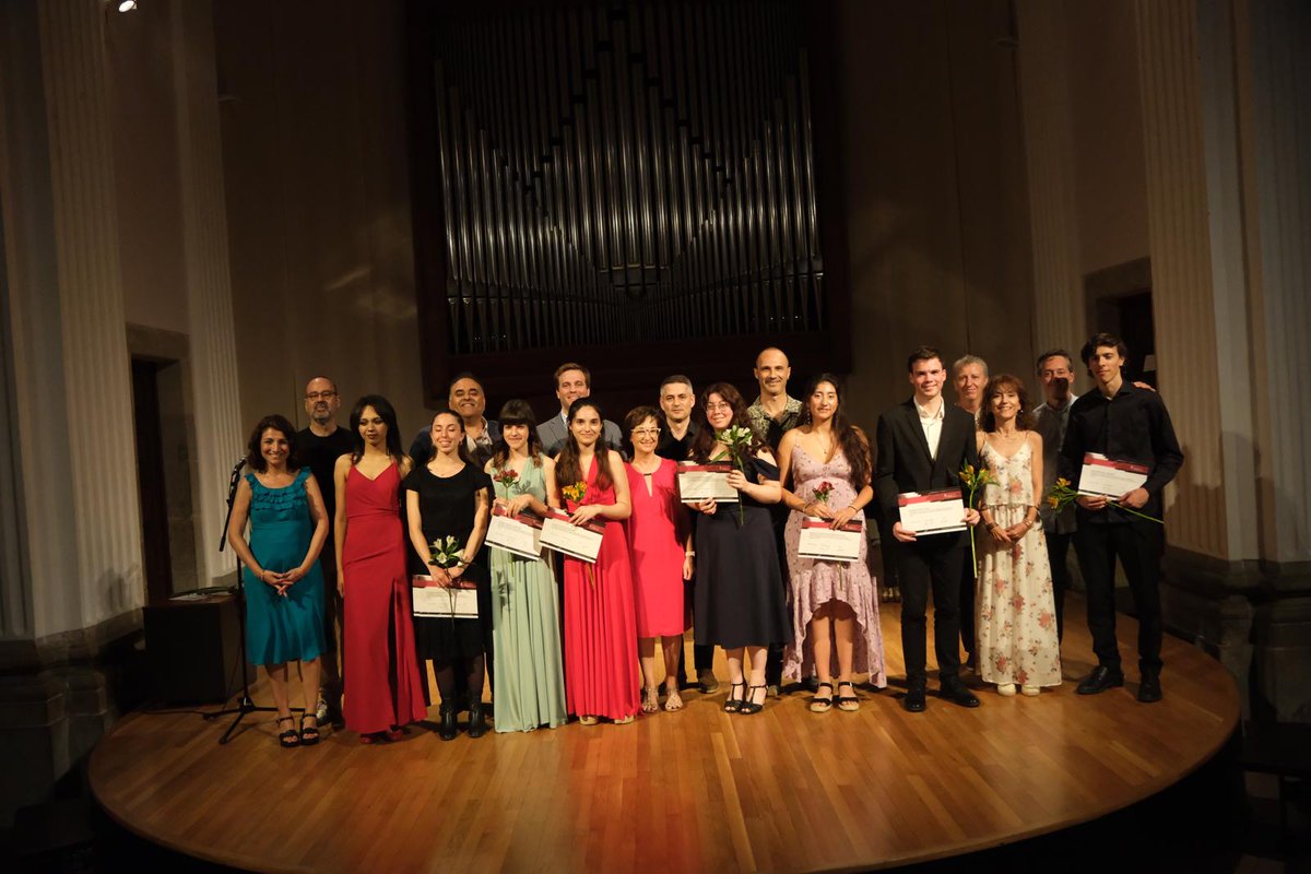 DiputacioGirona's tweet photo. 🎓Lliurem el diploma de graduació a 1⃣5⃣alumnes del Grau Professional del @ConservatoriGi de Música Isaac Albéniz de la Diputació de Girona.
🗨El diputat de #CulturaDdGi, Jordi Camps, lliura els diplomes als alumnes graduats.
🎶Concert a càrrec d’algun dels alumnes del grau professional. Piano, violí, clarinet, saxòfon, trombó.
👏 Enhorabona a tots els graduats!