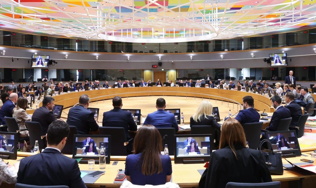 Filip Ivanović (@fivanovicpg) on Twitter photo Montenegro has met interim benchmarks in key chapters 23 & 24.☑️ With positive IBAR confirmed today at #IGC in #Brussels, 🔜 we are entering a final phase of negotiations.
 
This success came from the hard work of our administration, navigated by a strong support of 🇲🇪 citizens. Montenegro has met interim benchmarks in key chapters 23 & 24.☑️ With positive IBAR confirmed today at #IGC in #Brussels, 🔜 we are entering a final phase of negotiations.
 
This success came from the hard work of our administration, navigated by a strong support of 🇲🇪 citizens.