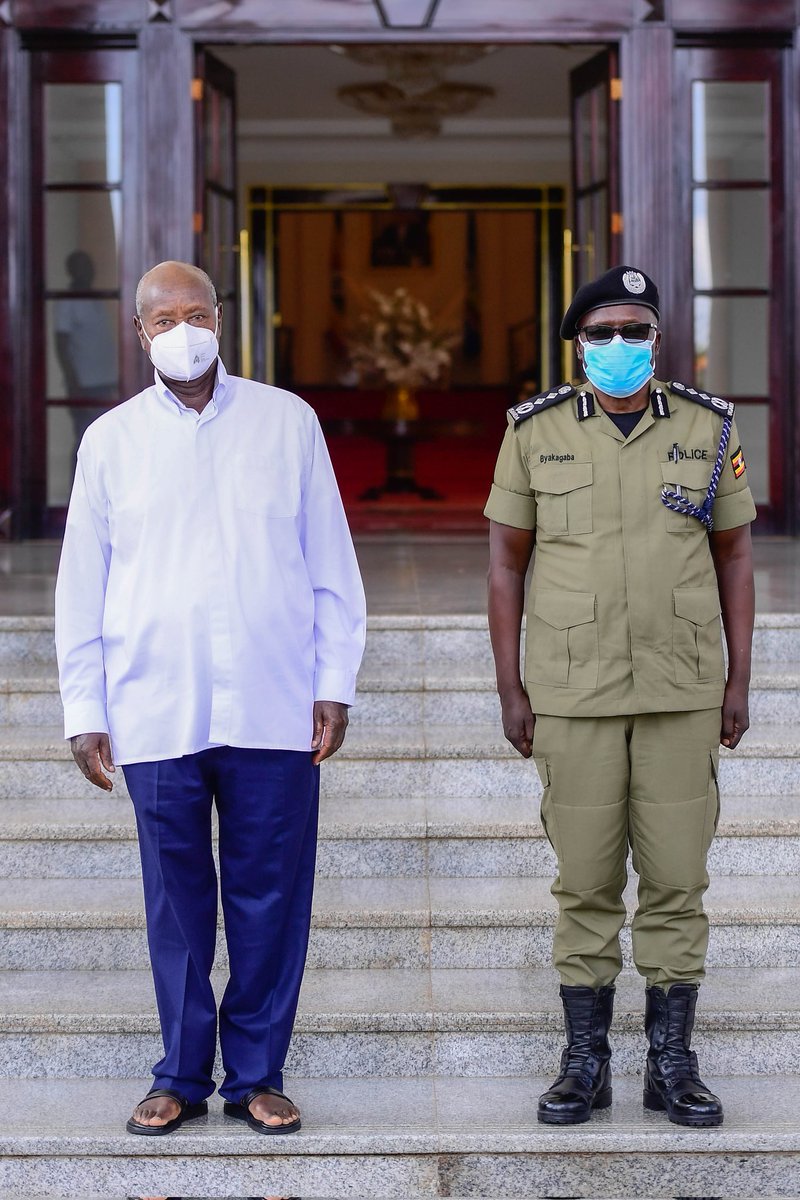 PoliceUg's tweet photo. H.E. President Yoweri Kaguta Museveni, today, the 26th, June 2024, met with the IGP,  Mr.  Abbas Byakagaba, at State House, Entebbe,  where they discussed key policing strategies, including expansive welfare and administrative initiatives for the Force. https://t.co/7ILDkl4s2j