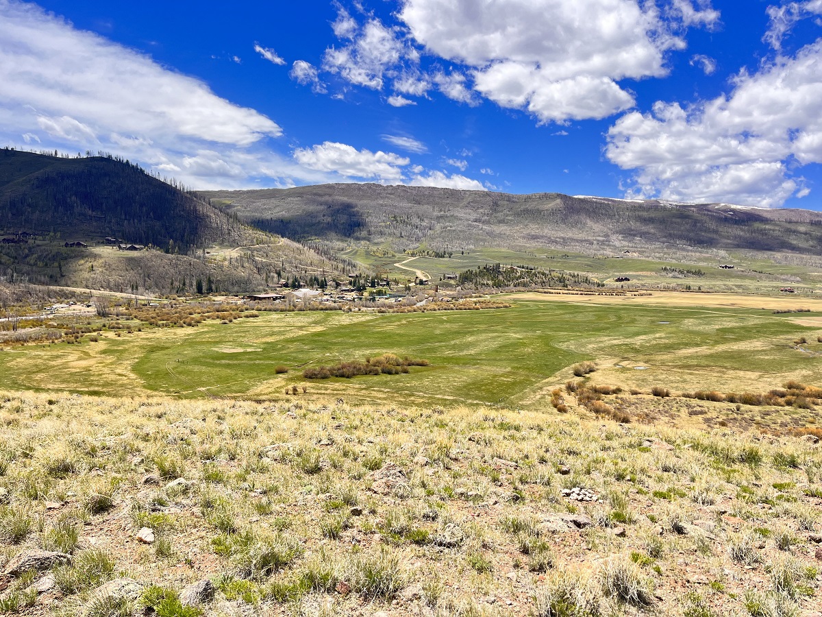 A ride or hike at C Lazy U will always give you an unforgettable view. Grab your boots and come see for yourself!

Photo Credit: Becky Z #CLazyU #CLazyURanch #viewfromthetop #RockyMountains #mountainvacation #mountaingetaway #blueskies