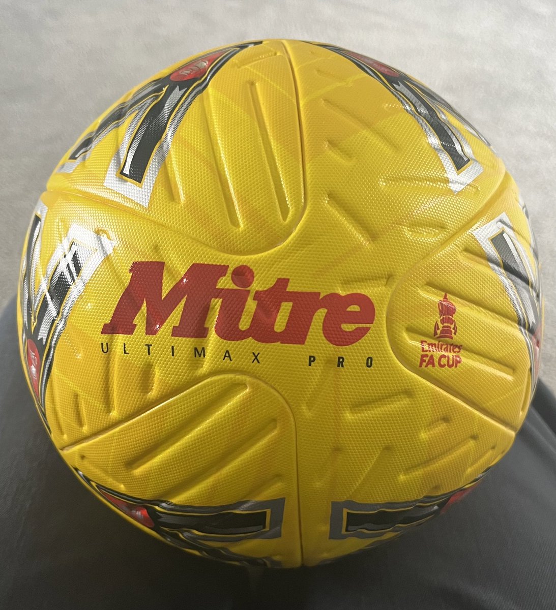 BJAF2010s's tweet image. Season prep well under way. 

First thing, fresh matchday balls! 

#ProStandard #FifaQuality #NoFlyAwayHere