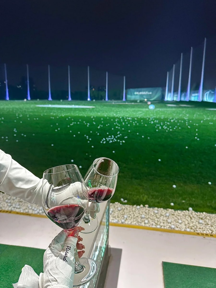 Suk66508394's tweet photo. I like the wind and the smell of soil at night⛳️
#Golf #Wyne https://t.co/sFkvzzYODQ