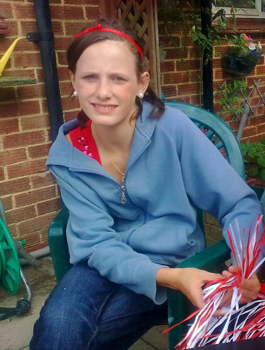 LilliansLaw1's tweet photo. 14 years ago @ 7.20pm our darling Lillian was hit by a car, the driver was not insured, doing 45mph &amp; driving under the influence of drugs. John Page abandoned the car &amp; left the scene. Lillian died 5 hours later. 
He served 8 weeks! 
Please remember her tonight 🙏 
#LilliansLaw https://t.co/ZeaoP9qlaF