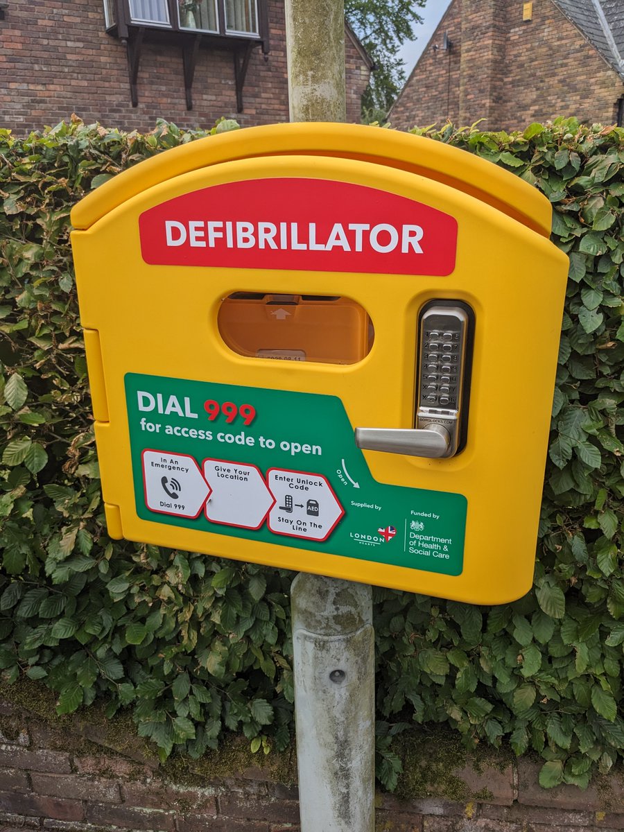 Following the recent installation of a Community Public Access Defib (CPAD), it was great to deliver a CPR/#AED awareness input today to staff and local residents at <a href="/BroughamHall1/">BroughamHall</a> 🌞
Thanks to the parish council for the invite 👍🏼 
#CPR and #earlydefibrillation can save lives! 🚑