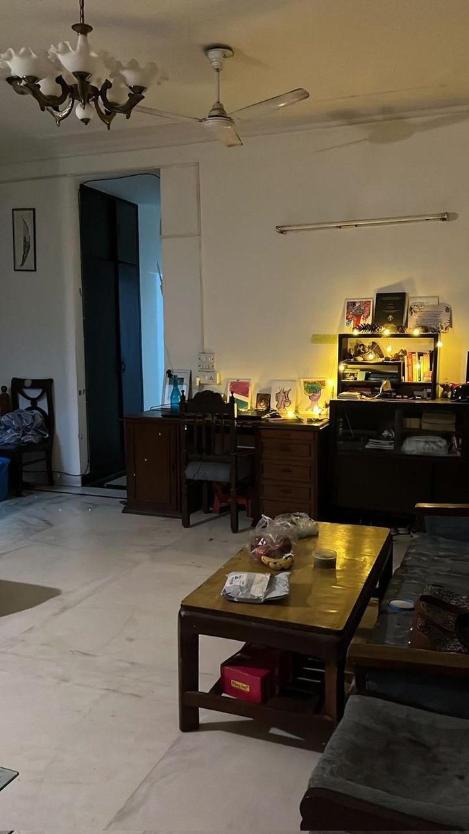 abbey_yaaar's tweet photo. Functional kitchen with fridge and govt gas connection
Furnished common area
Terrace has a view of Qutub Minar! 
No restrictions or interference.

My flatmate has two cats living here too! They’re trained and are sweethearts.

I will be moving out by second week of July. https://t.co/Yrx4Kbh1dj