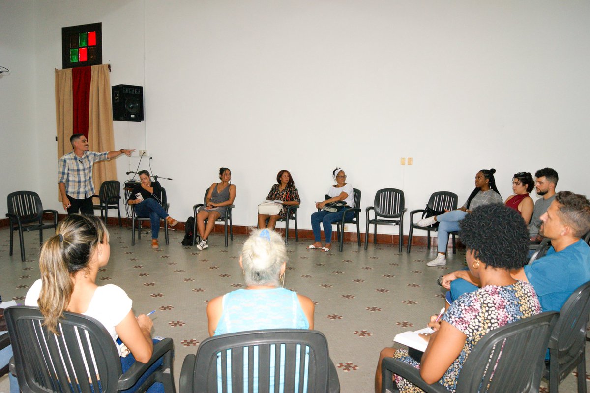 frankkquintana's tweet image. Manifestando. 💫

¡Ser el primer cubano profe @platzi!