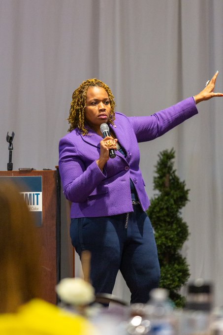 ISBEnews's tweet photo. Our Chief of Staff @DrKimako presented an update on our equity efforts this week at @ilprincipals annual #ILGrowSummit. That means she had a LOT to talk about! #OutAndAboutWithISBE https://t.co/rMHohwuXue